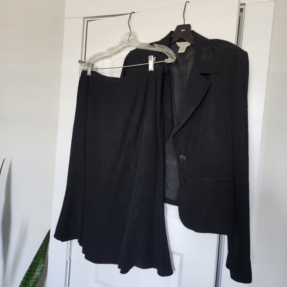 Elegant Black Skirt